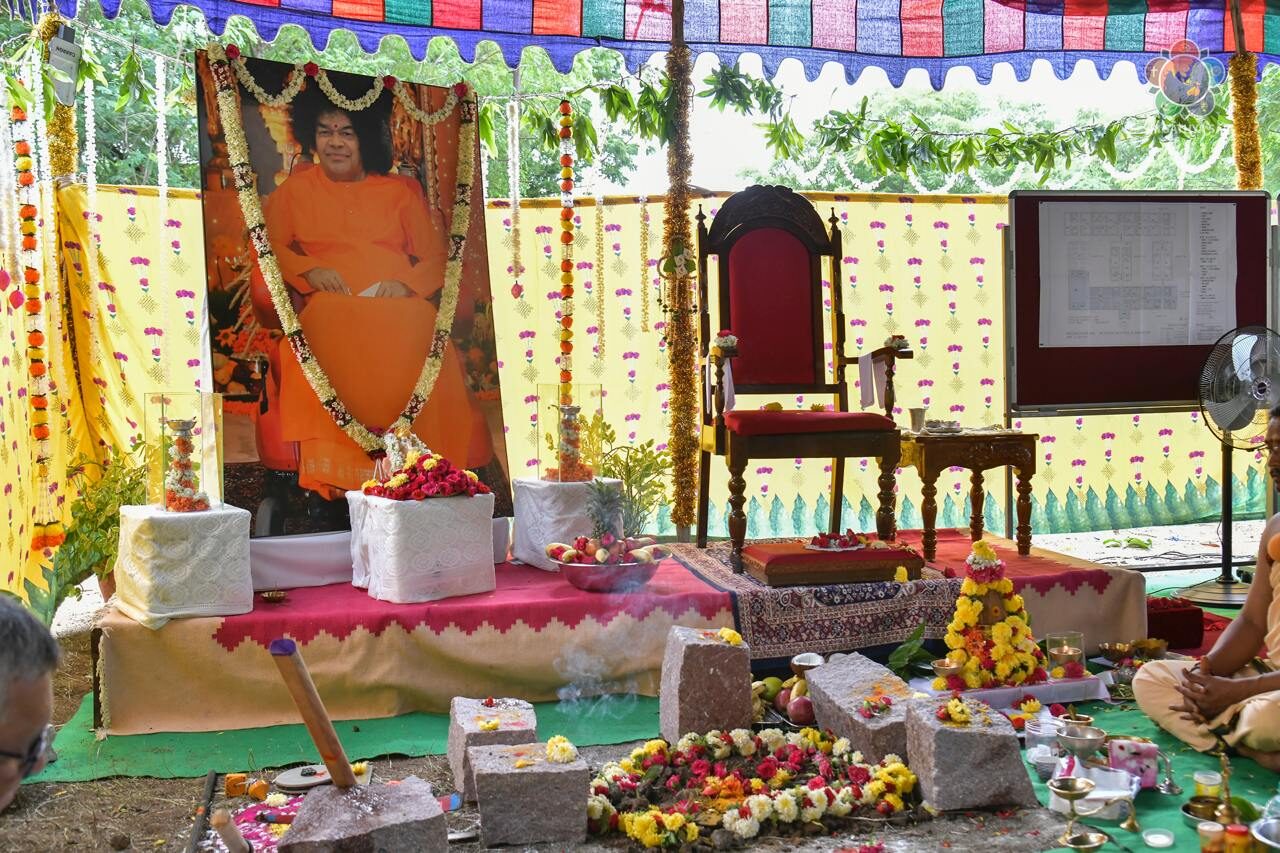 Puja de Bhoomi en el nuevo edificio de la residencia en el campus de Anantapur, SSSIHL | 5 de septiembre de 2024