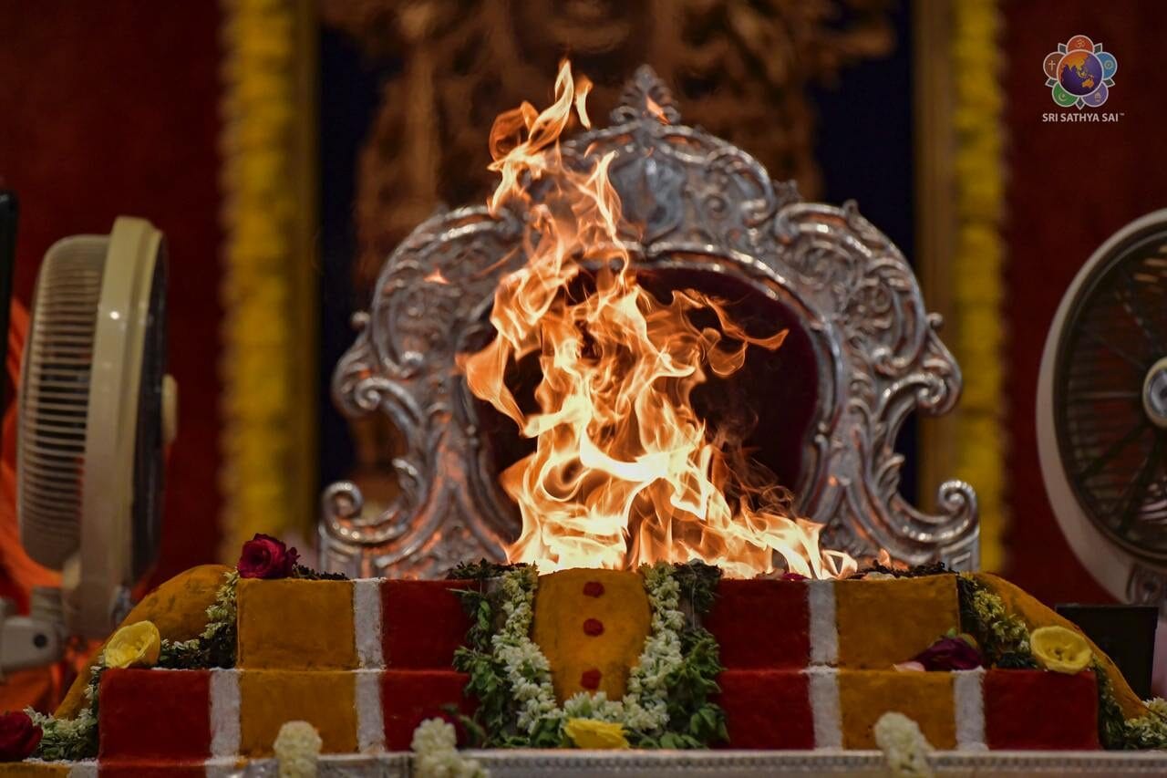 Maha Poornahuti | Gran Conclusión del Veda Purusha Saptaha Jnana Yajna | Vijayadashami | 12 de octubre de 2024