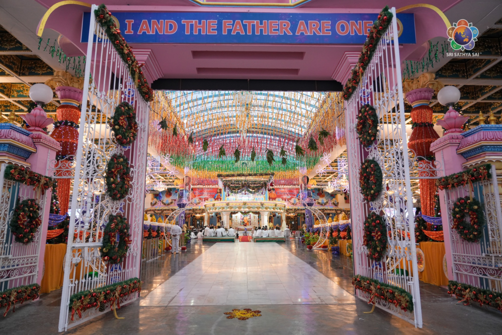 Las celebraciones navideñas comienzan en Prashanti Nilayam | Oferta Musical Fusión | 20 de diciembre de 2025