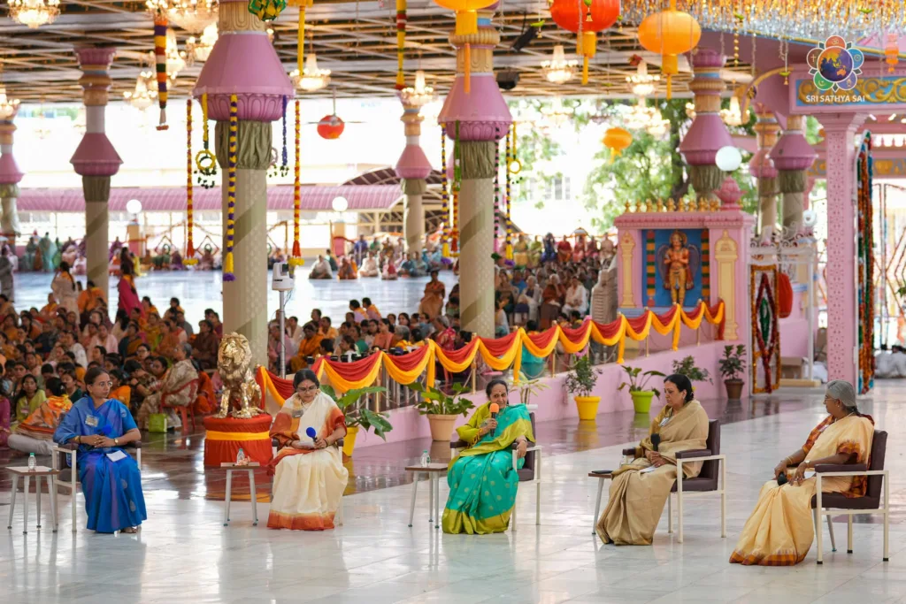 Mesa redonda sobre el despertar interior y la vida recta: el Dharma como brújula para la vida diaria | Día 2 – Curso de verano sobre cultura y espiritualidad india | 27 de julio de 2026