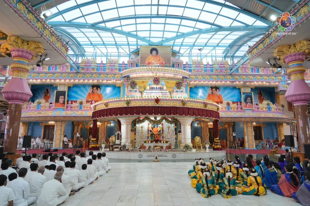 Celebración del 25.º aniversario del Centro de Medios Sri Sathya Sai | Pancha Amrutam – Programa de agradecimiento de los voluntarios | Sesión matutina | 29 de agosto de 2026